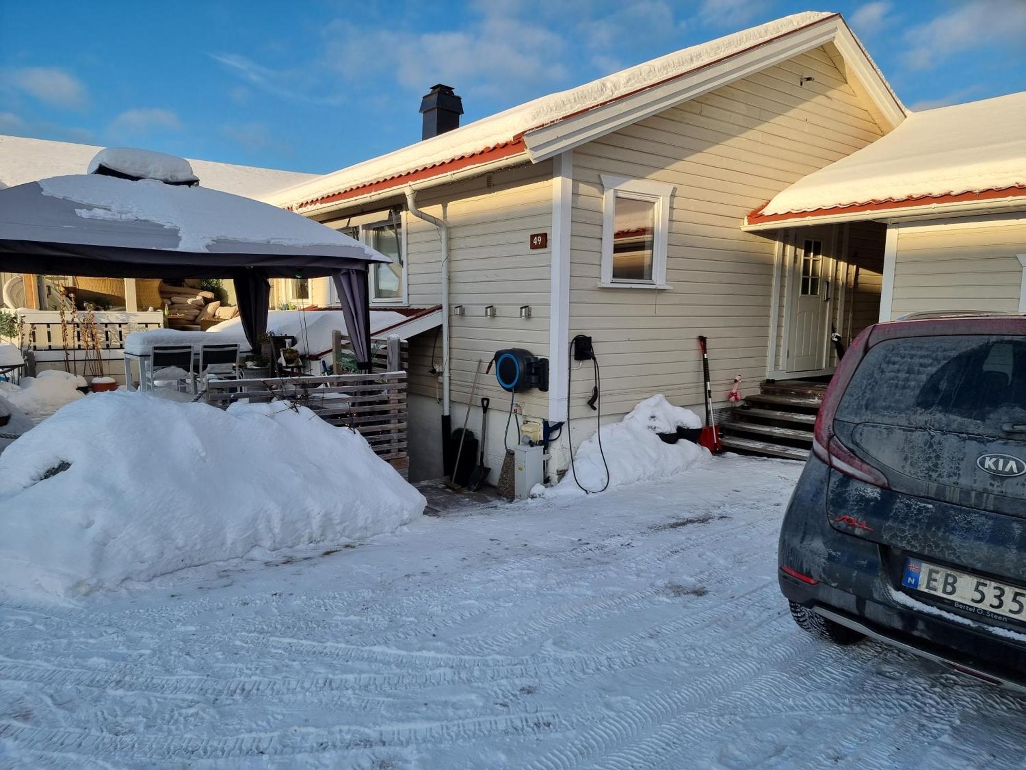 Kjellerleilighet Egen Inngang. Stange Exterior foto